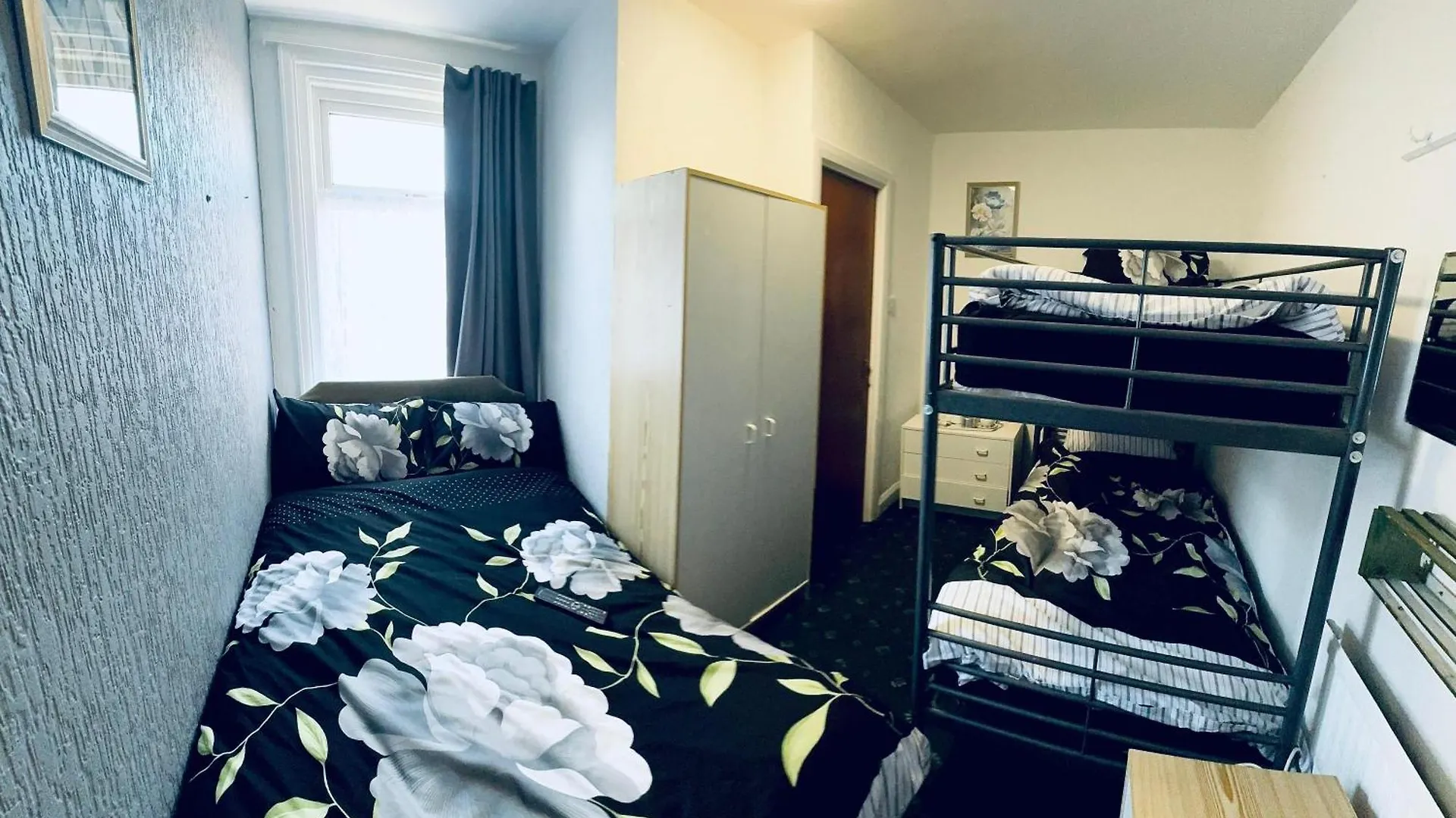 Lynalan Hotel Blackpool